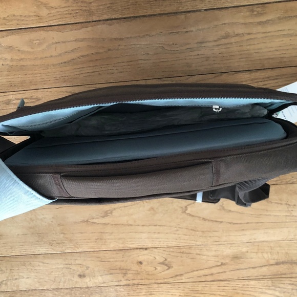 NWT Vintage Belkin Brown with Light Blue Large Messenger/Laptop Bag - Picture 8 of 10